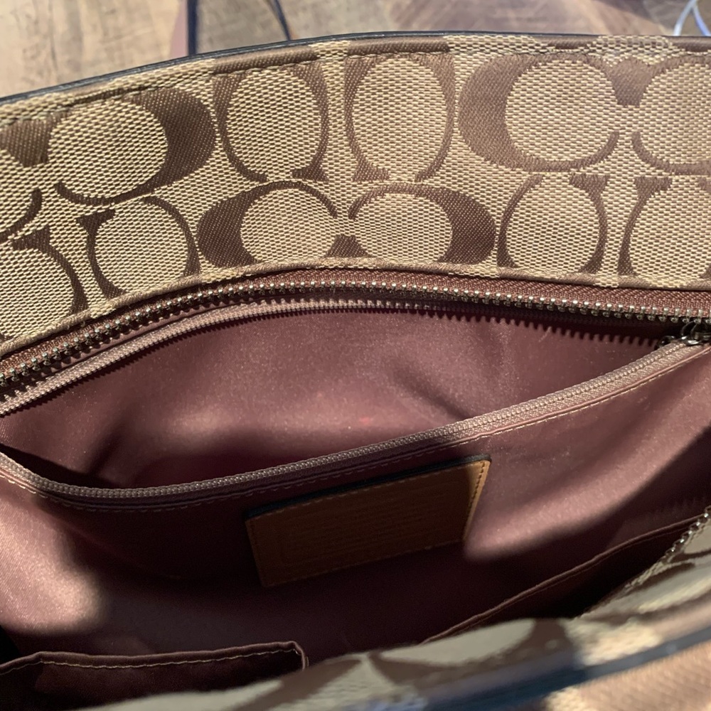 Excellent condition coach bag!!! - Picture 9 of 14